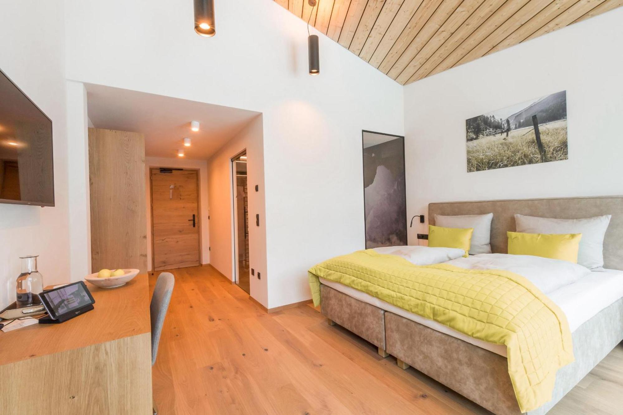 Hotel Panoramic Lotsch Sarentino Habitación foto